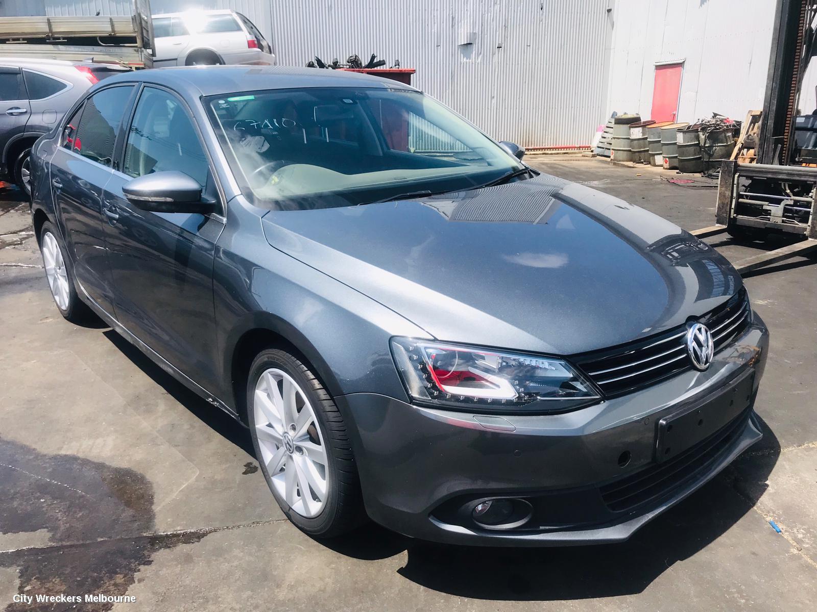 VOLKSWAGEN JETTA RIGHT GUARD LINER, 1B, 02/2011 - 12/2014