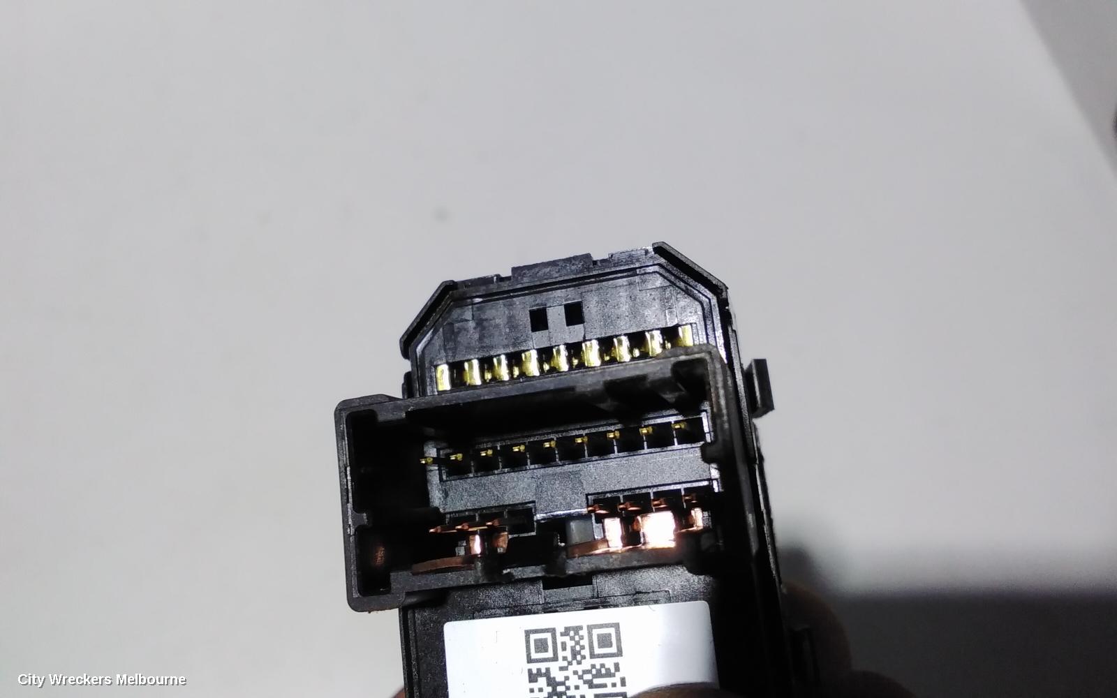 SUBARU FORESTER, SJ, 01/2013 - 08/2018, MIRROR SWITCH: 85141