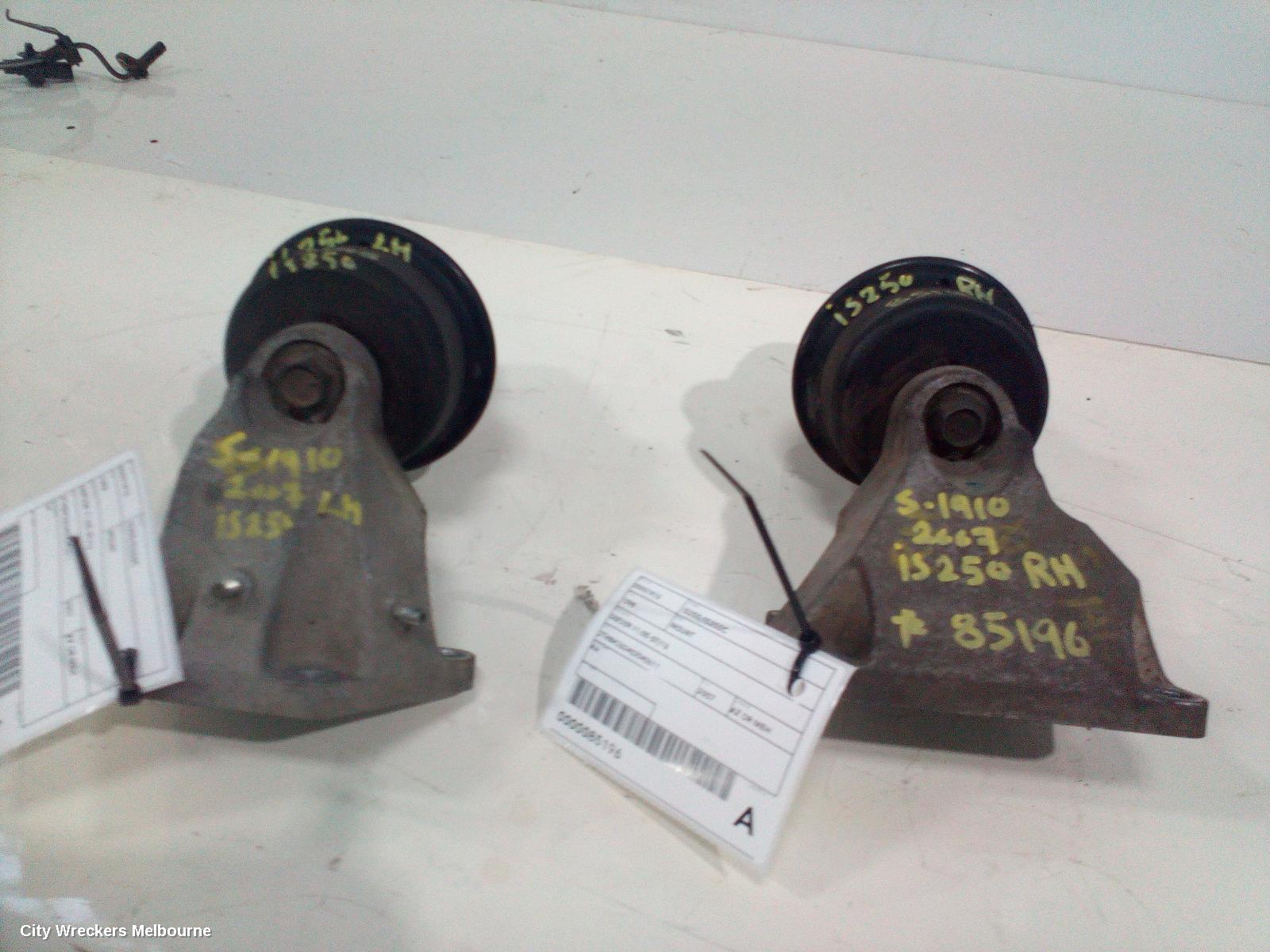 LEXUS IS250/IS250C MOUNT, GSE20R 11/2005 - 07/2013