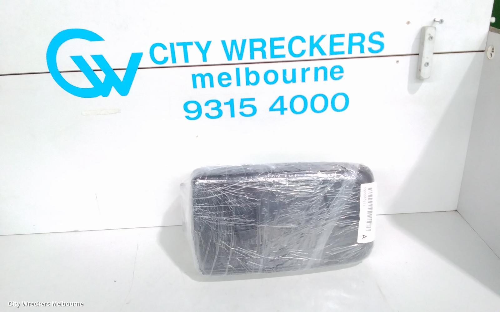 HOLDEN CAPTIVA CONSOLE, CG, LEATHER, BLACK, 01/2011 - 06/2018