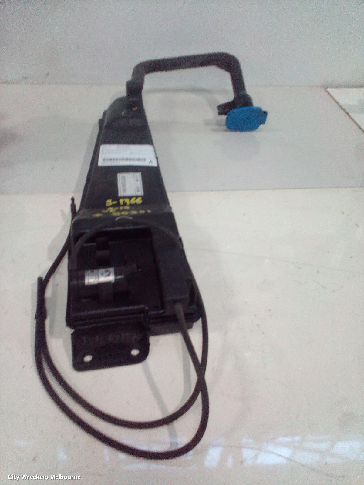HOLDEN COMMODORE WASHER BOTTLE, VE, SEDAN/UTE , 08/2006 - 04/2013