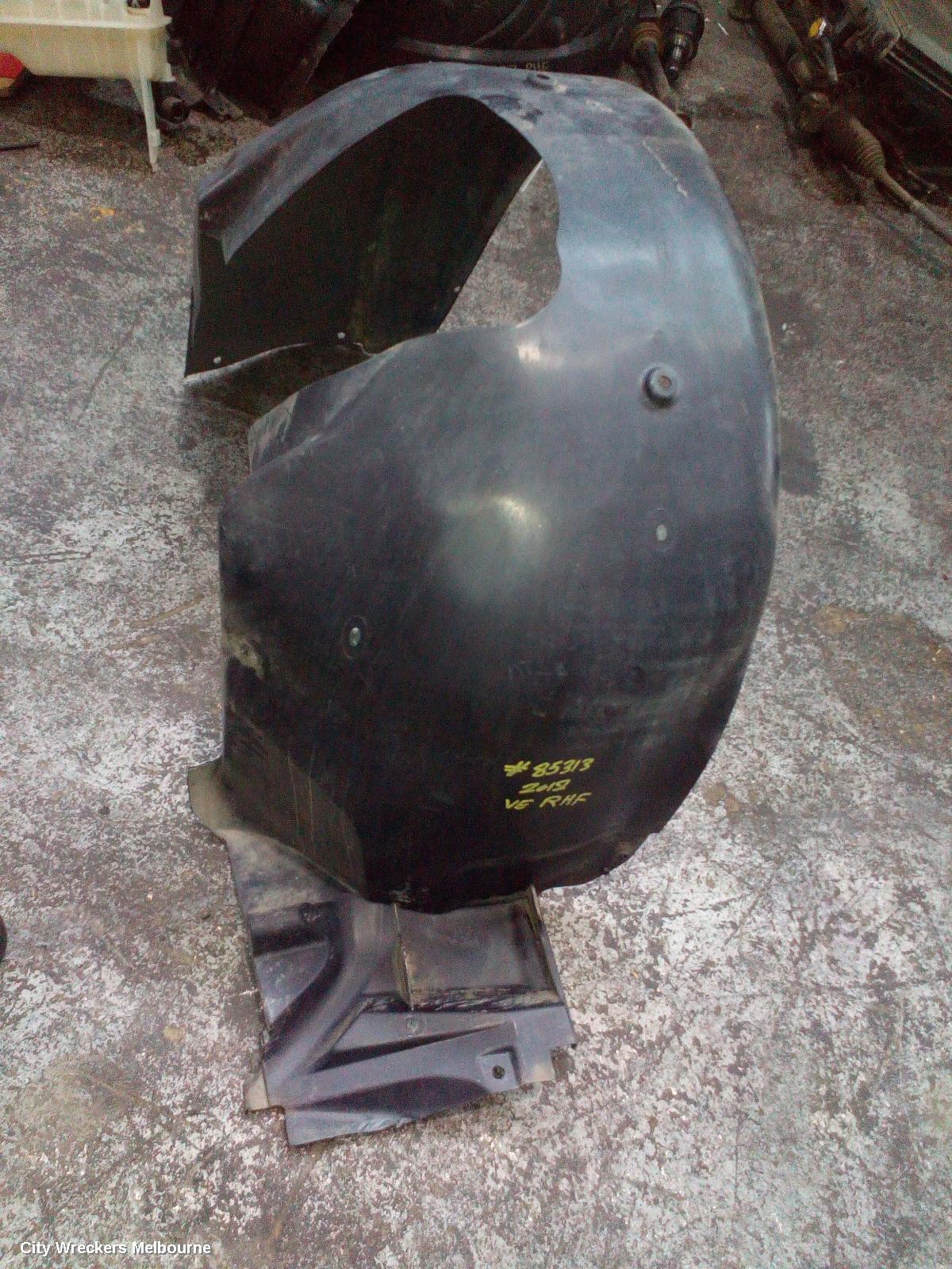 HOLDEN COMMODORE RIGHT GUARD LINER, VE, FRONT, 08/2006 - 04/2013