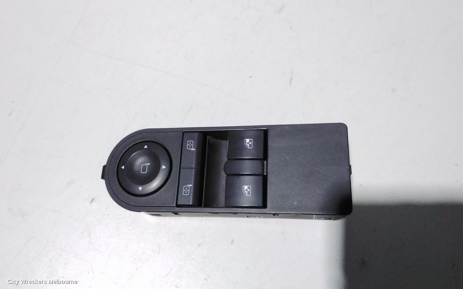 HOLDEN ASTRA PWR DR WIND SWITCH, AH, RH FRONT (MASTER SWITCH), 4 SWITCH TYPE (18 PIN), 10/2004 - 08/2009