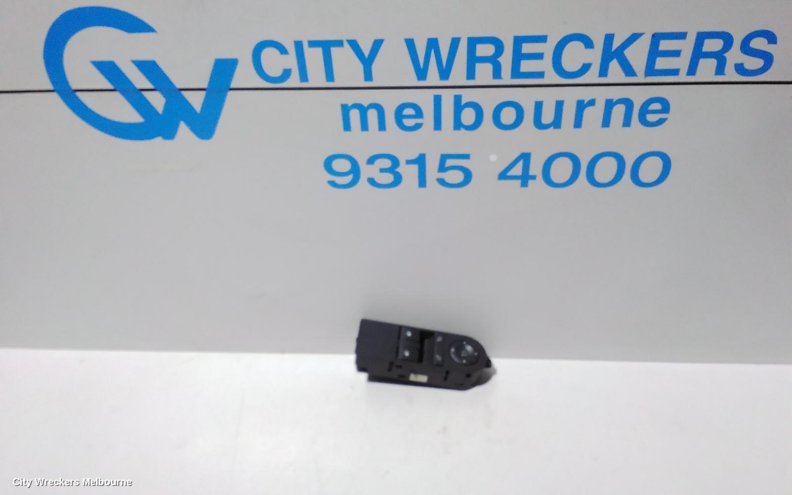 HOLDEN ASTRA PWR DR WIND SWITCH, AH, RH FRONT (MASTER SWITCH), 4 SWITCH TYPE (18 PIN), 10/2004 - 08/2009