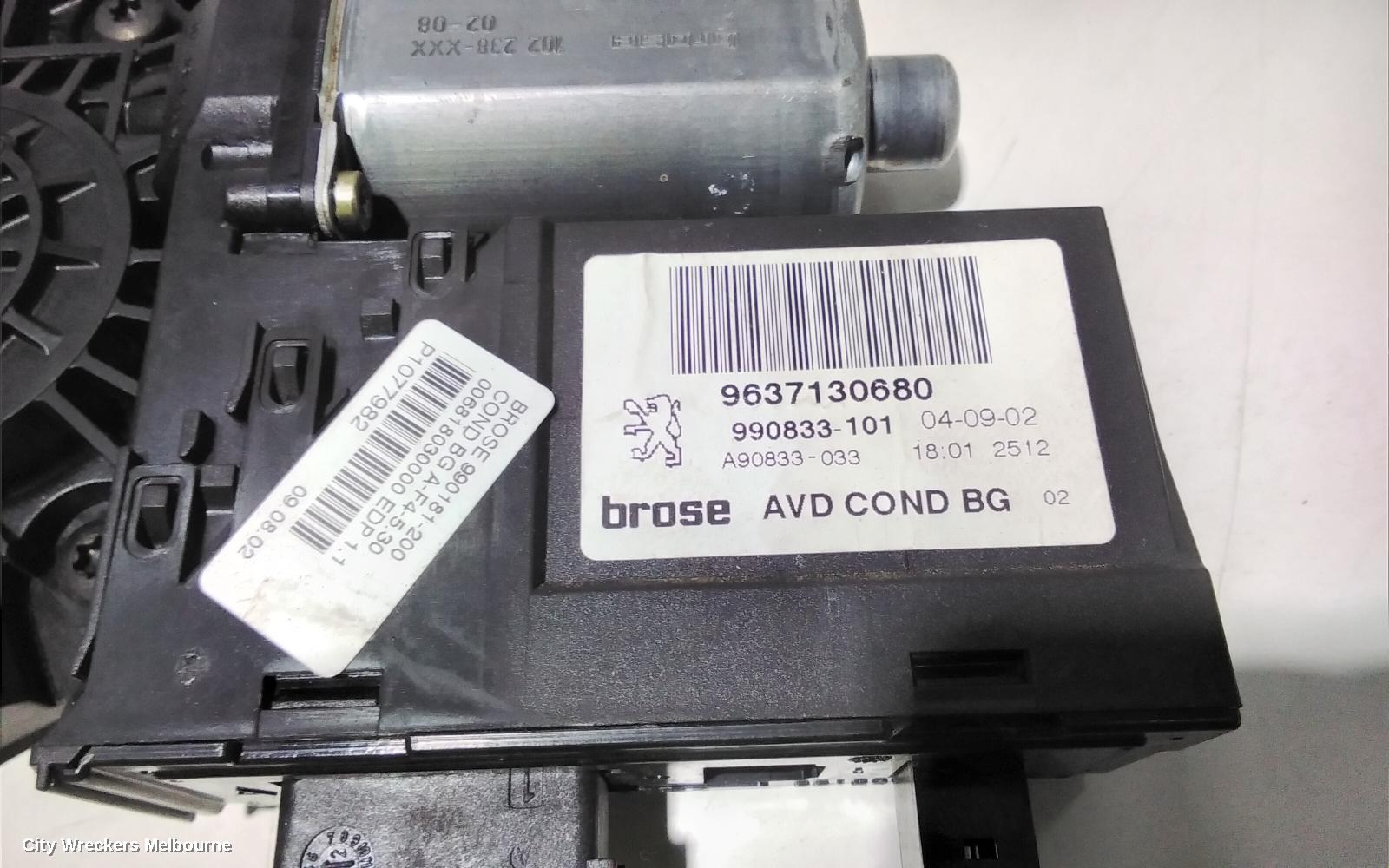 PEUGEOT 307 RIGHT FRONT WINDOW REG/MOTOR, T5, POWER, 5DR HATCH, 12/2001 - 09/2005