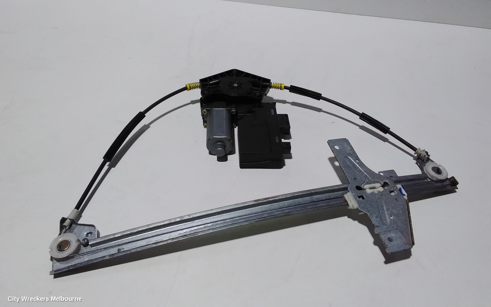 PEUGEOT 307 RIGHT FRONT WINDOW REG/MOTOR, T5, POWER, 5DR HATCH, 12/2001 - 09/2005