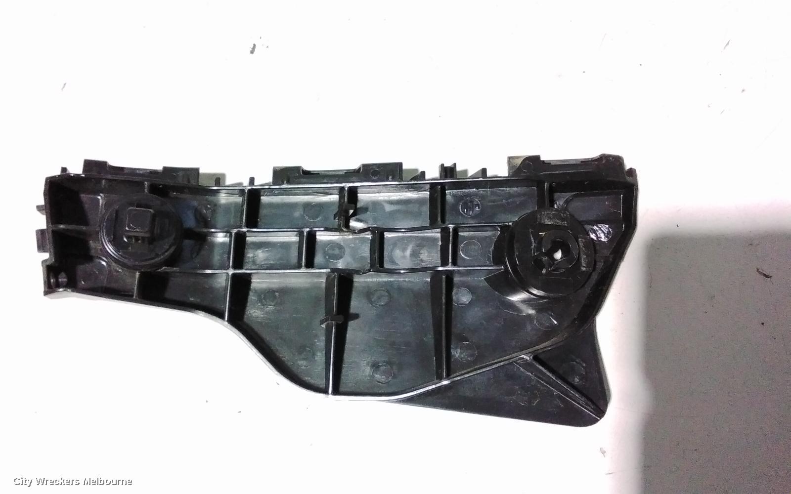 TOYOTA PRIUS, NHP10, PRIUS C, 12/2011 - 03/2020, LHF BAR SLIDER: 85522
