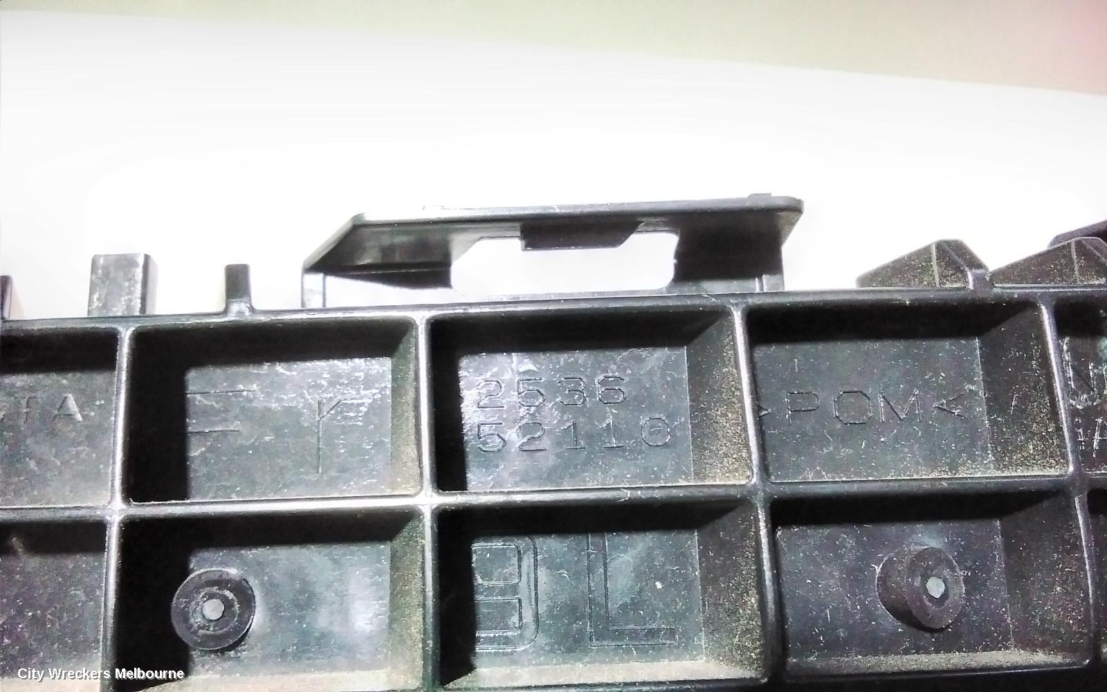 TOYOTA PRIUS, NHP10, PRIUS C, 12/2011 - 03/2020, LHF BAR SLIDER: 85522