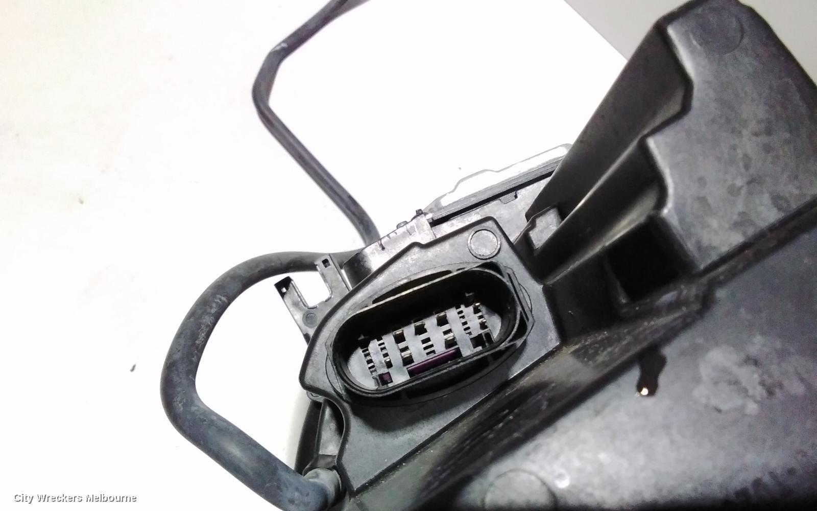 AUDI A4 RIGHT HEADLAMP, B9 8W, LED, NON ADAPTATIVE TYPE, 10/2015 - 11/2020
