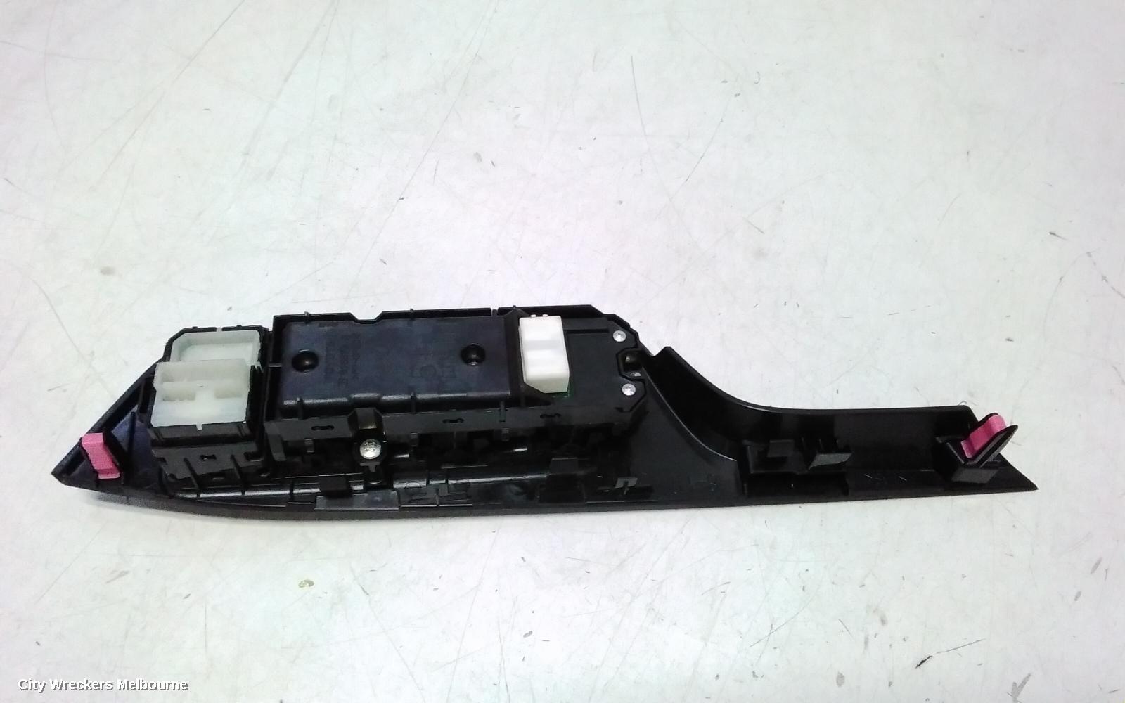 TOYOTA C-HR PWR DR WIND SWITCH, RH FRONT (MASTER SWITCH), NON AUTO TYPE, GEN 1, 12/2016 ONWARDS