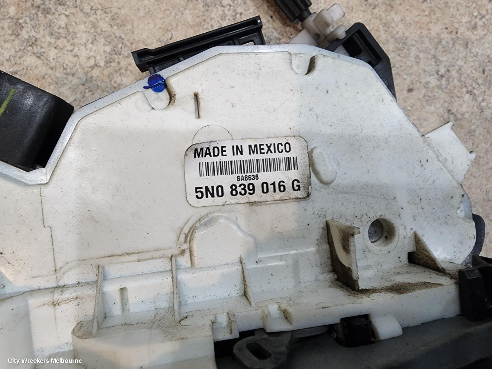 VOLKSWAGEN AMAROK DOOR/BOOT/GATE LOCK, RIGHT REAR DOOR LOCK, P/N 5N0839016G, 2H, 12/2010 ONWARDS