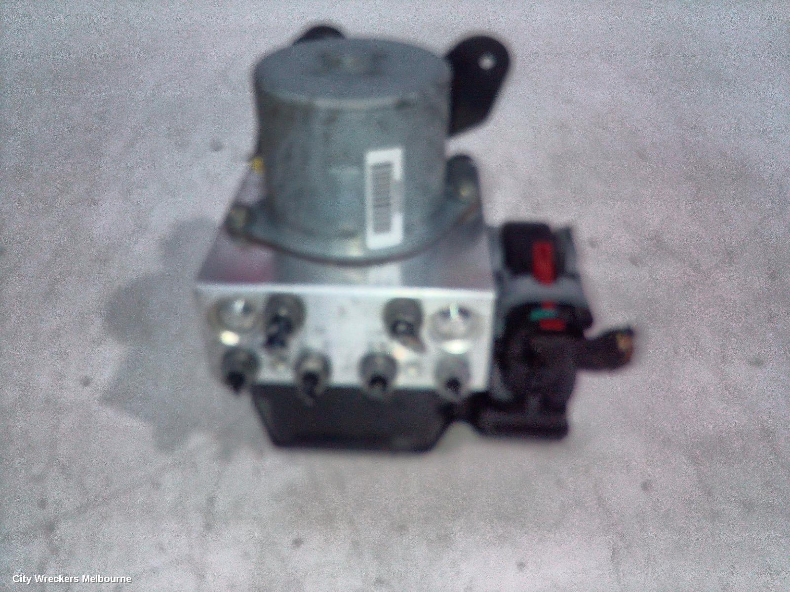 VOLKSWAGEN PASSAT ABS PUMP/MODULATOR, 3C/MK6 B6-B7, ON MODULE P/N 3AA614109AQ, 03/2006 - 05/2015