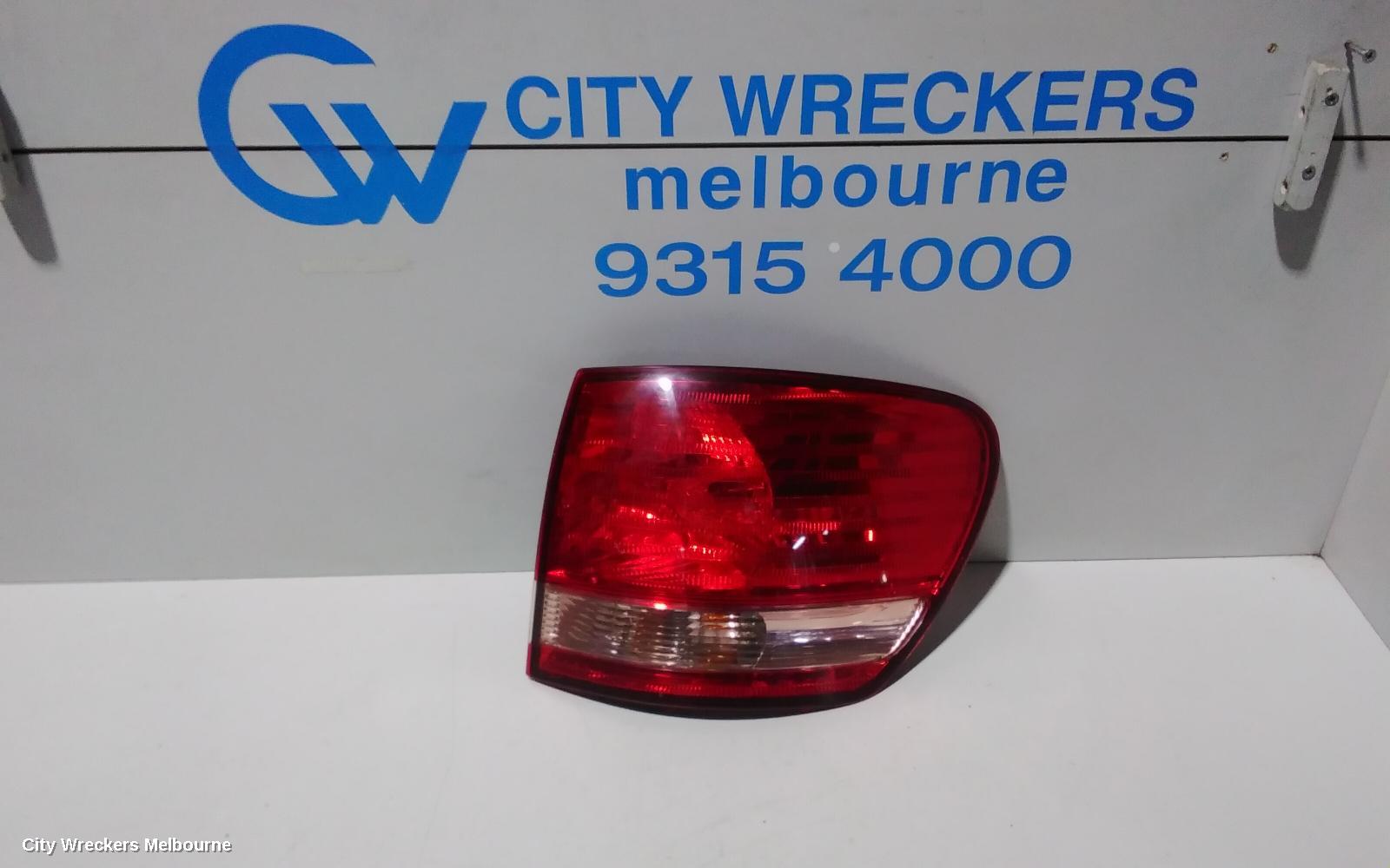 TOYOTA AVENSIS RIGHT TAILLIGHT, ACM20R, 12/2001 - 11/2003