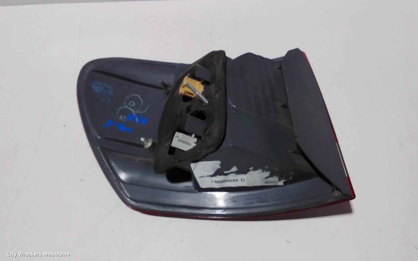 TOYOTA AVENSIS RIGHT TAILLIGHT, ACM20R, 12/2001 - 11/2003