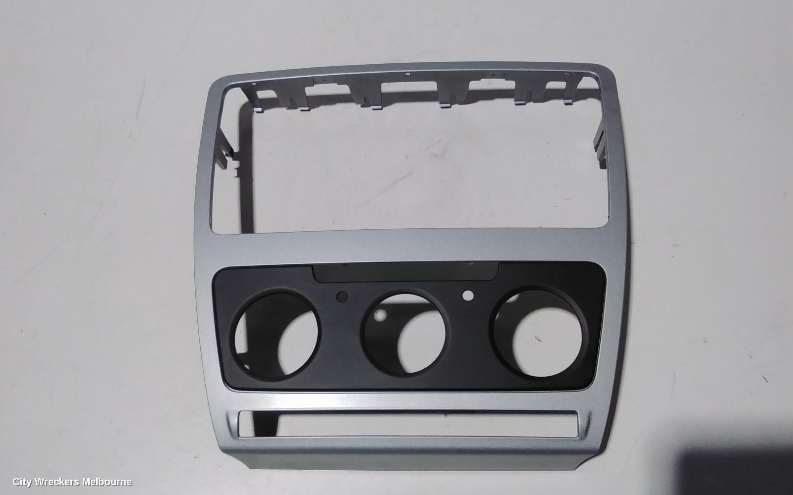 SKODA OCTAVIA, 1Z MY09 03/2009 - 10/2013, FIACIA     3 BUTTON TYPE : 85602
