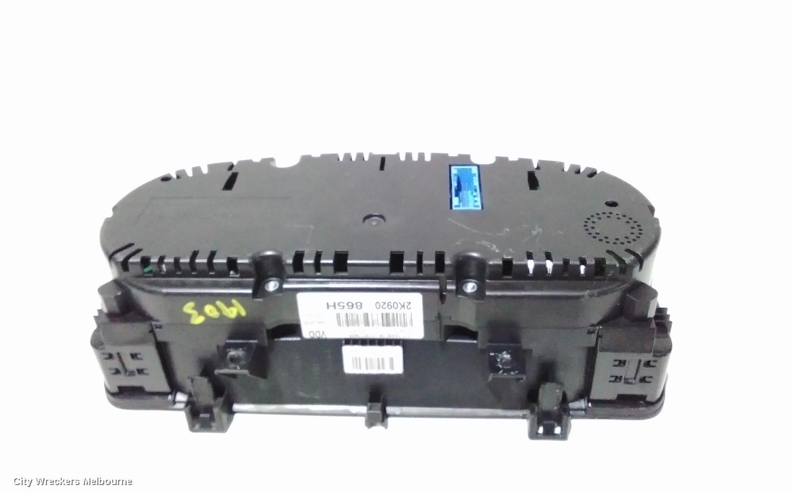 VOLKSWAGEN CADDY INSTRUMENT CLUSTER, P/N 2K0920865X, 2K, 08/2010 - 06/2015