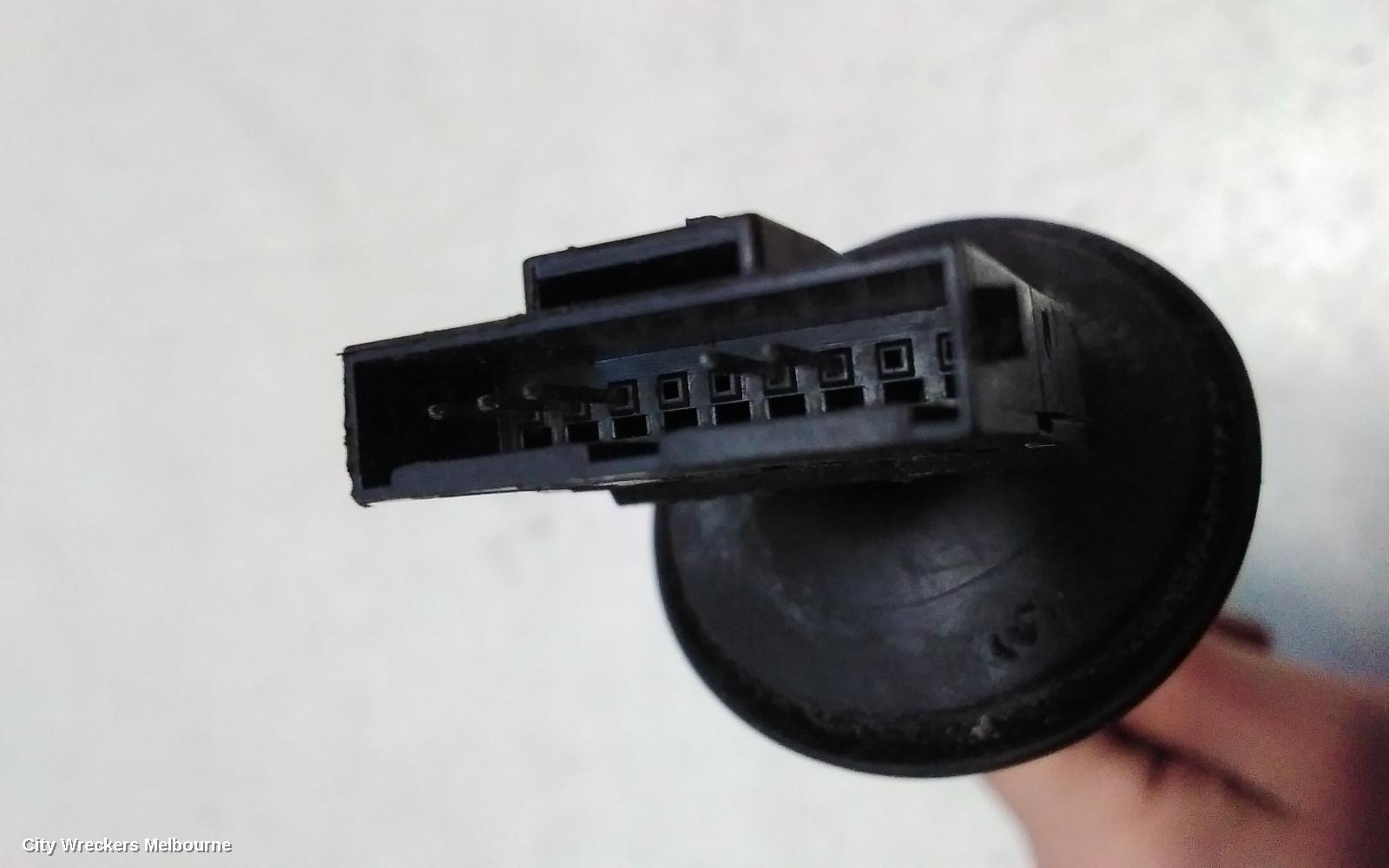 HOLDEN ASTRA RIGHT DOOR MIRROR, PJ, 3DR HATCH, 07/2013 - 01/2017