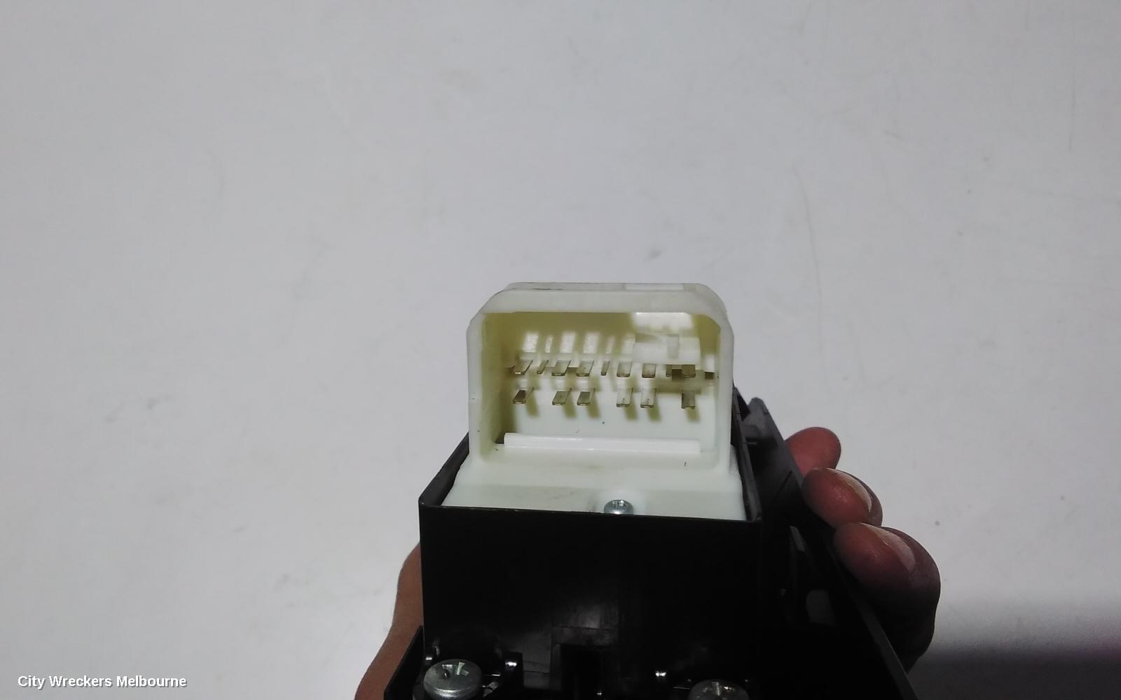 TOYOTA RAV4 PWR DR WIND SWITCH, RH FRONT (MASTER SWITCH), XA40, 12/2012 - 11/2018