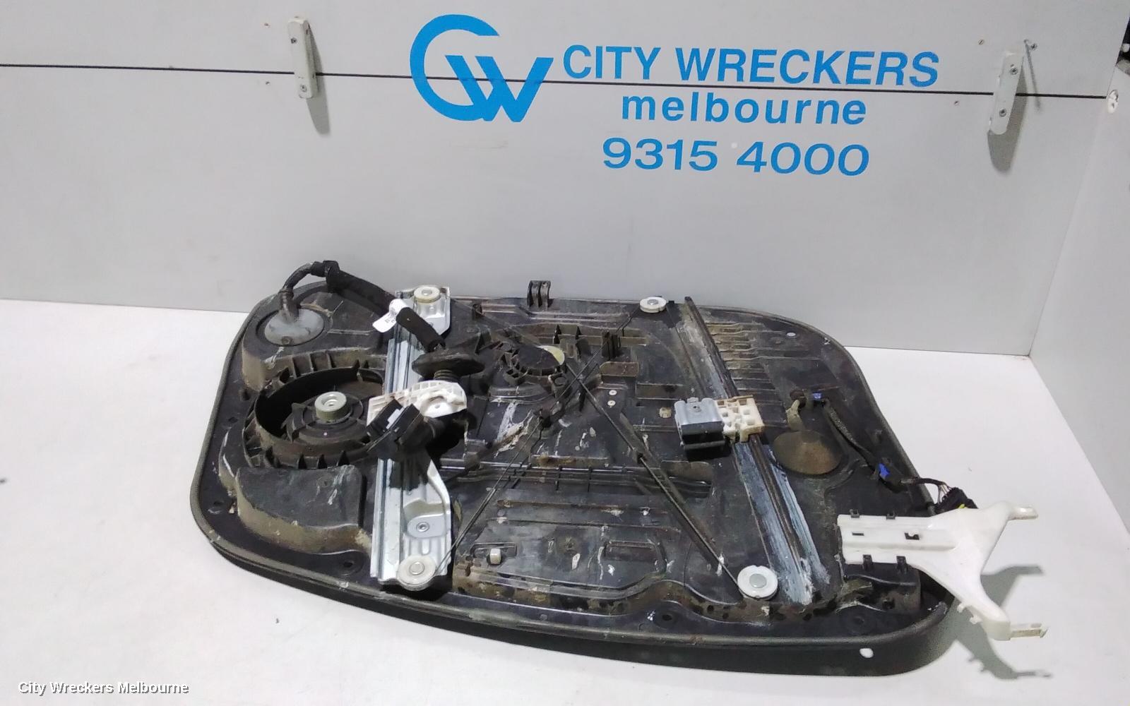 HYUNDAI I30 RIGHT FRONT WINDOW REG/MOTOR, GD, 5DR HATCH, 2 PIN AUTO DOWN, 03/2012 - 04/2017