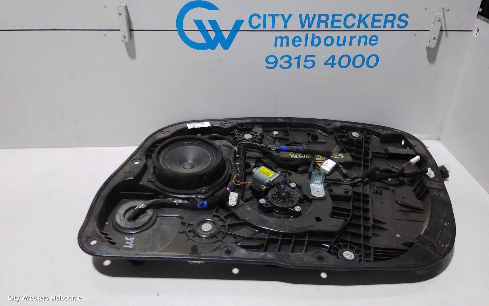 HYUNDAI I30 RIGHT FRONT WINDOW REG/MOTOR, GD, 5DR HATCH, 2 PIN AUTO DOWN, 03/2012 - 04/2017