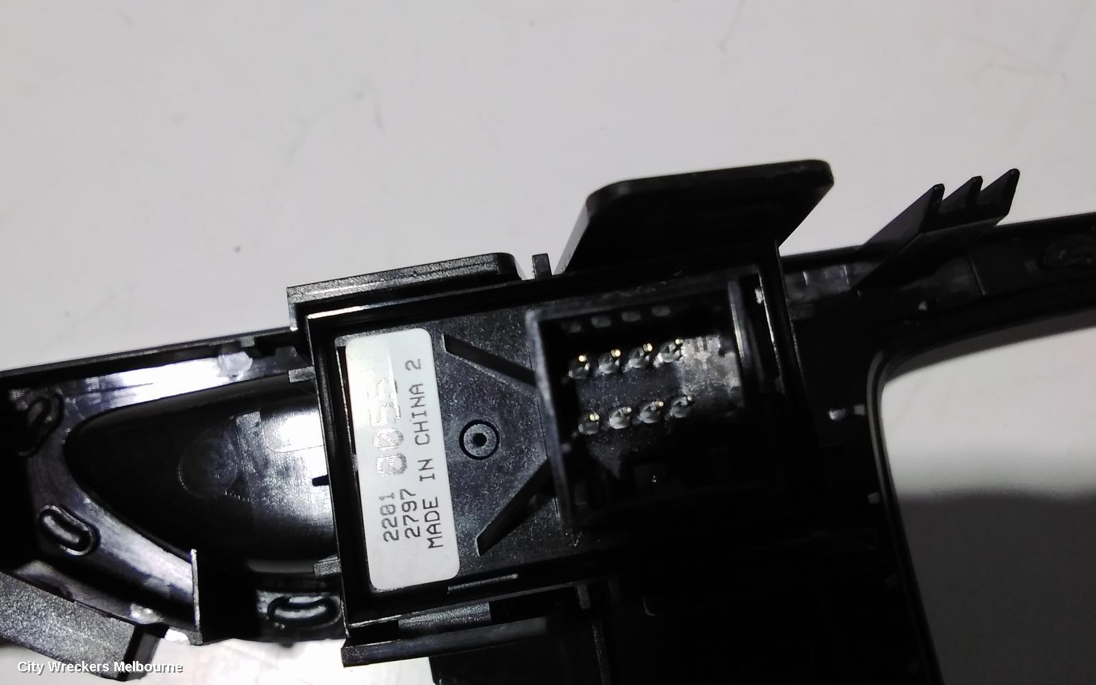 HOLDEN COMMODORE GEAR STICK/SHIFTER, ZB, 10/2017 - 12/2020