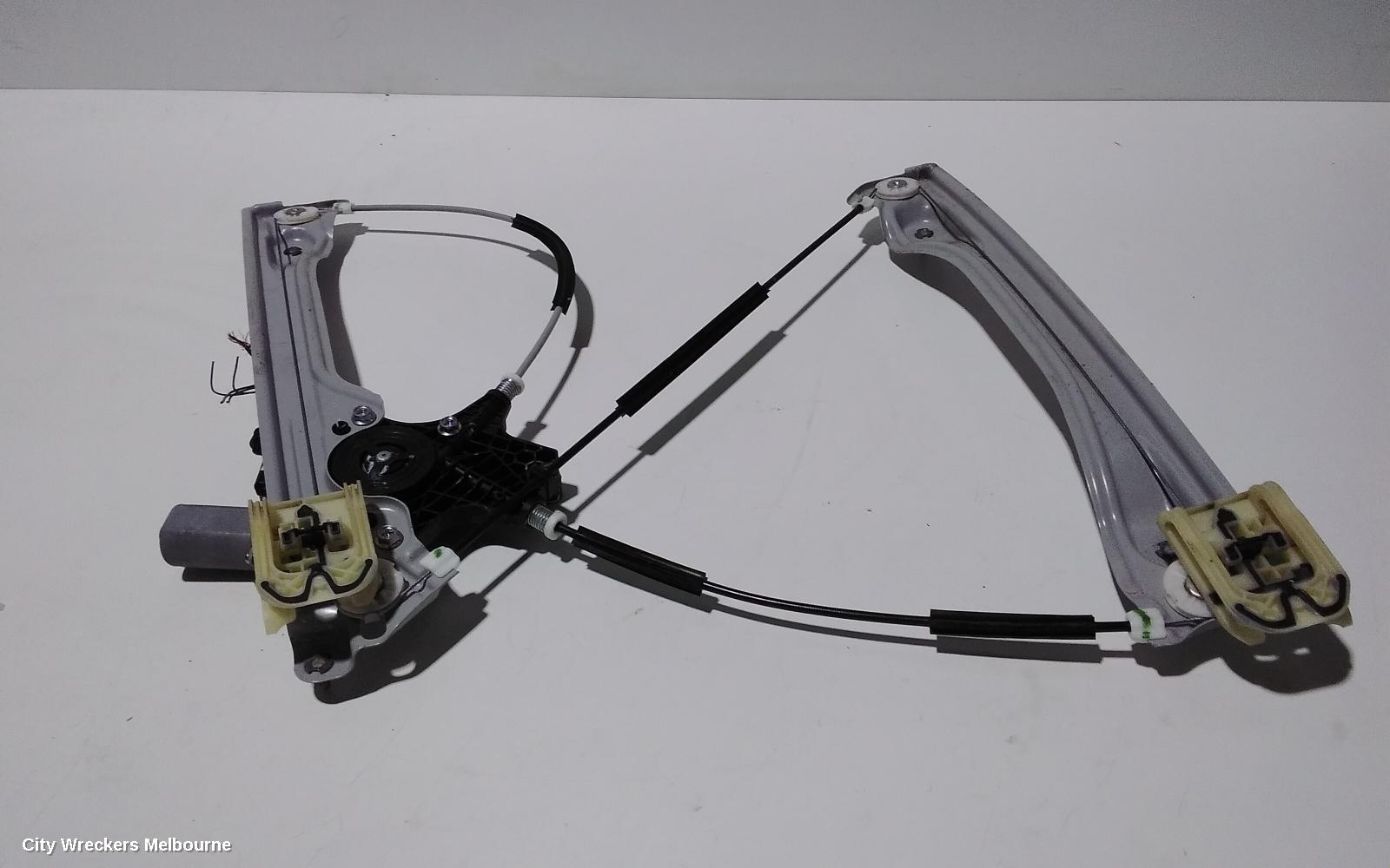HOLDEN COMMODORE RIGHT FRONT WINDOW REG/MOTOR, ZB, 10/2017 - 12/2020