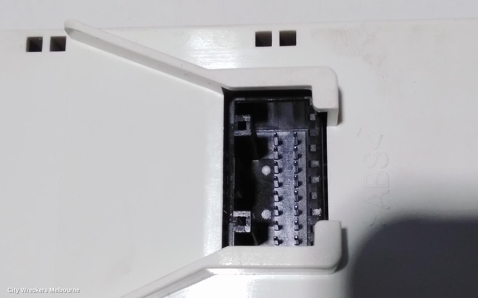 HYUNDAI SANTA FE PWR DR WIND SWITCH, RH FRONT (MASTER SWITCH), NON FOLDING MIRRORS TYPE, NON CHILD LOCK TYPE, TM, 03/2018 - 09/2020