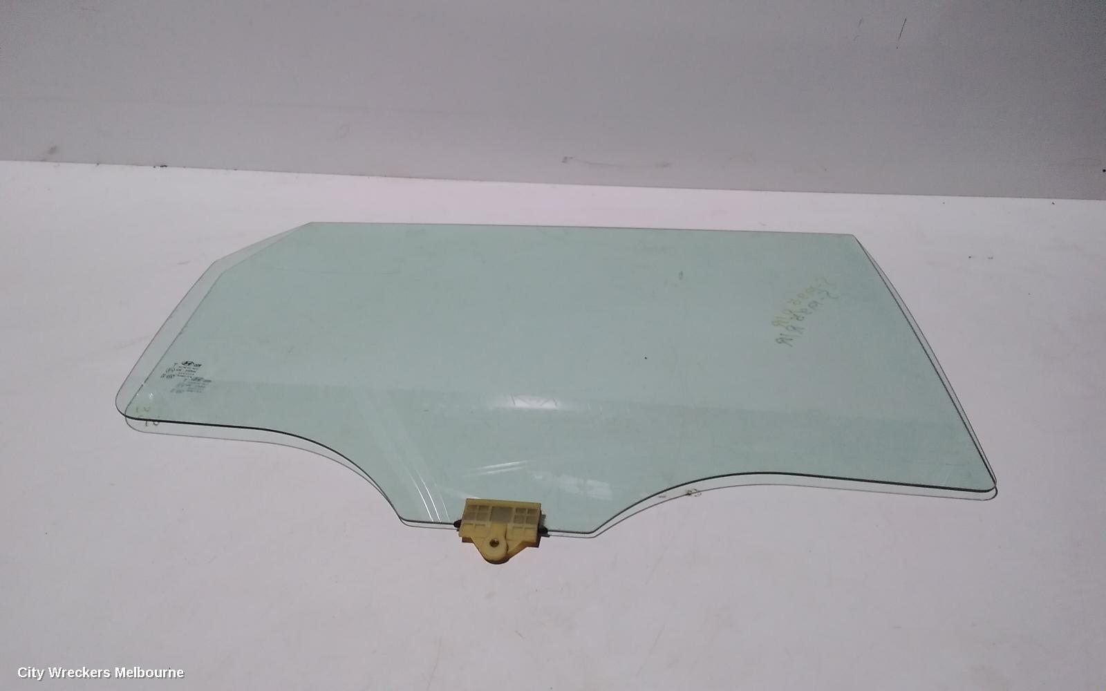 HYUNDAI SANTA FE RIGHT REAR DOOR WINDOW, CLEAR TYPE, TM, 03/2018 ONWARDS