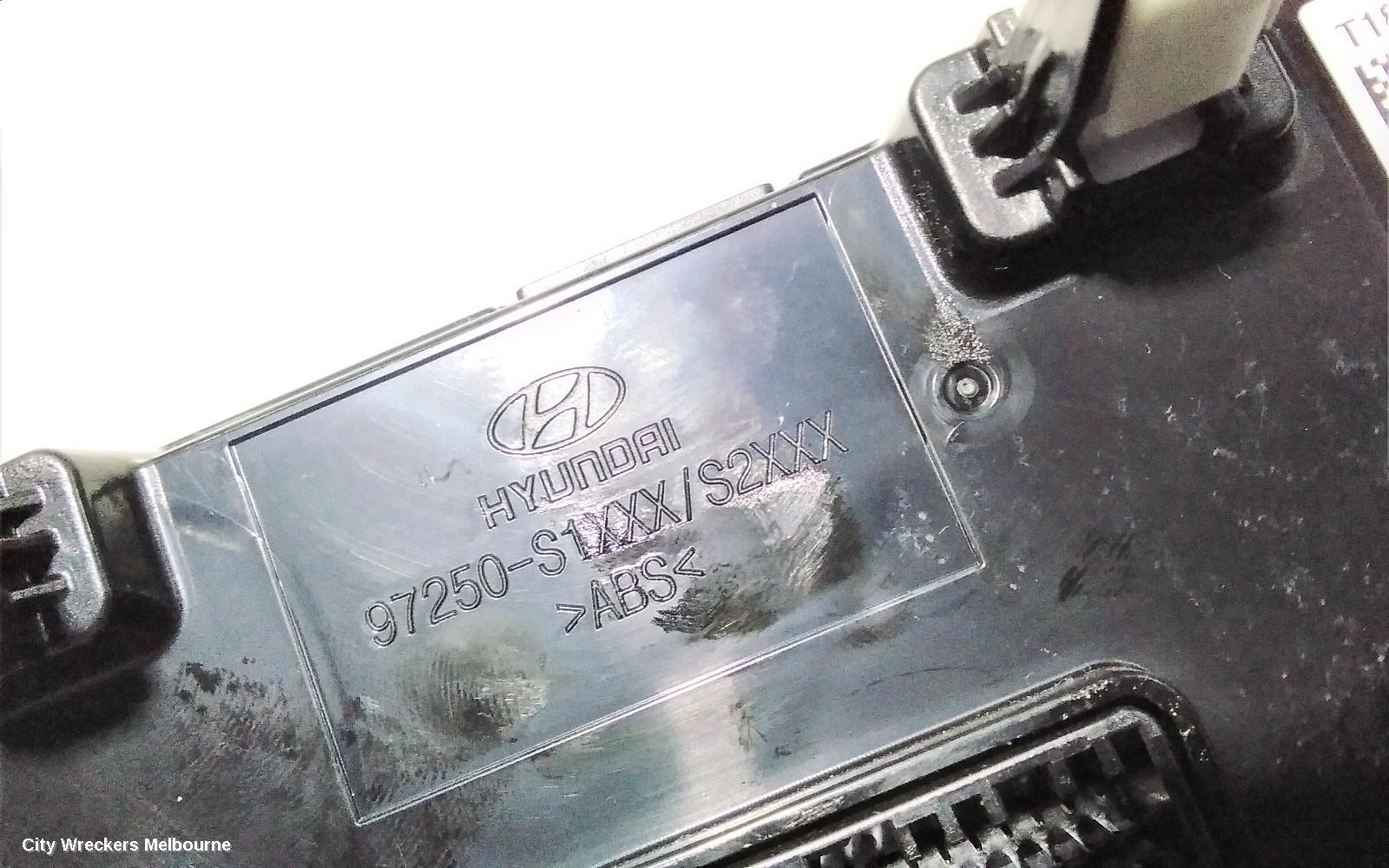 HYUNDAI SANTA FE HEATER/AC CONTROLS, TM, NON ELECTRONIC DISPLAY TYPE, 03/2018 ONWARDS