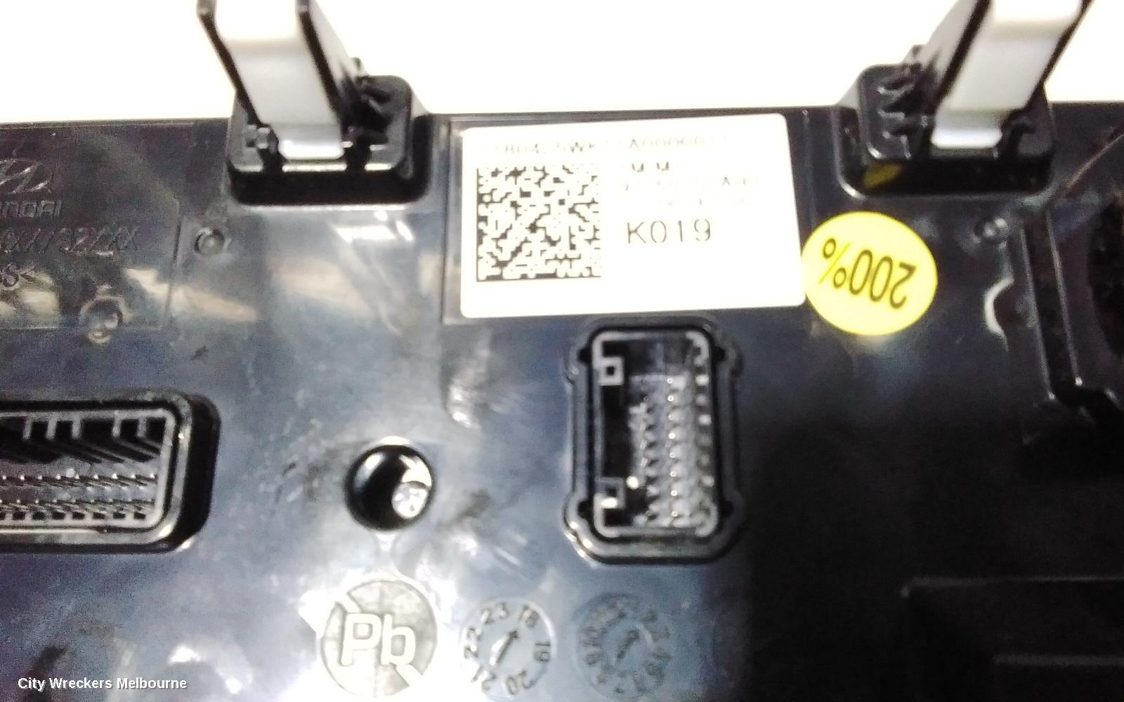 HYUNDAI SANTA FE HEATER/AC CONTROLS, TM, NON ELECTRONIC DISPLAY TYPE, 03/2018 ONWARDS