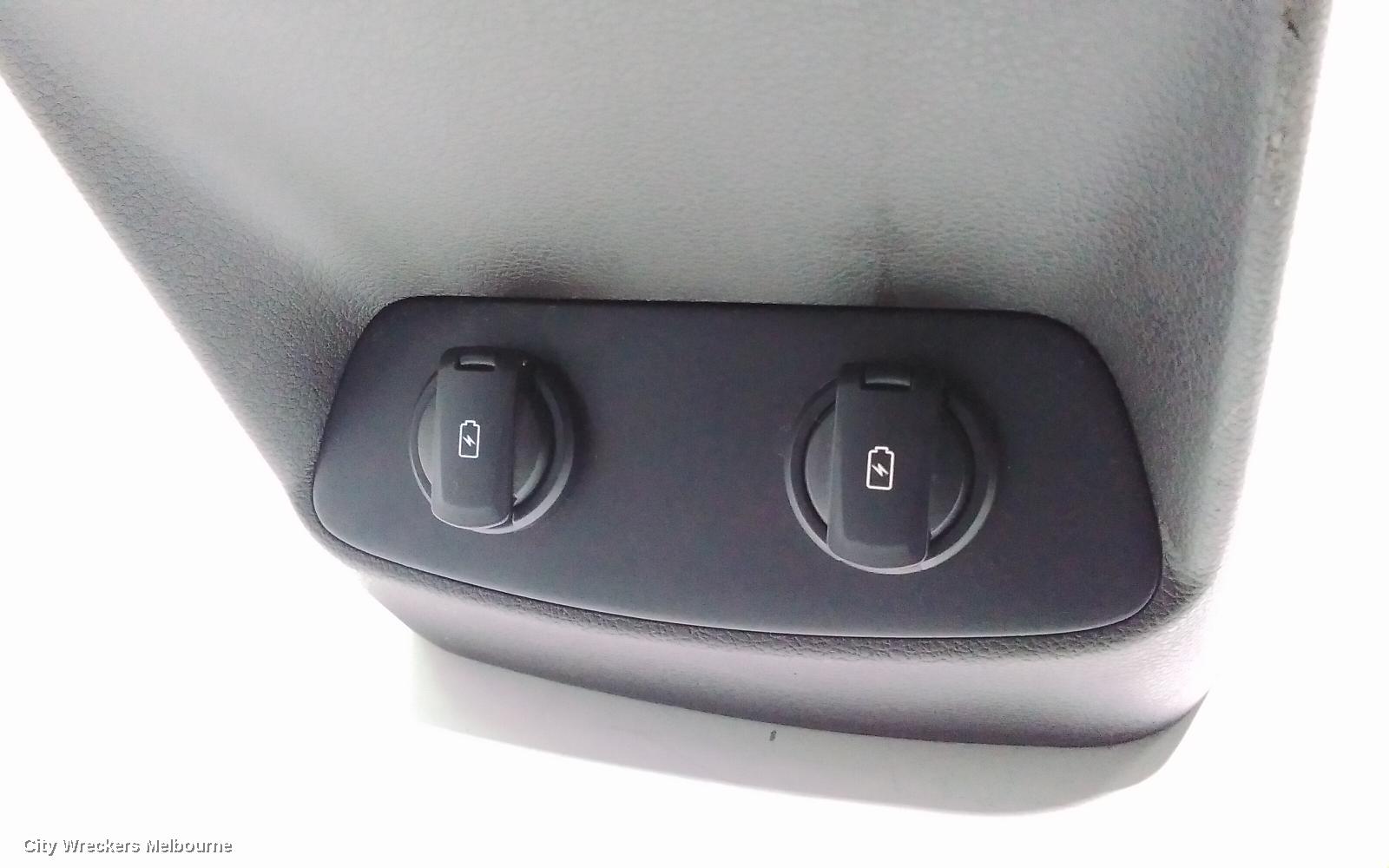 HYUNDAI SANTA FE CONSOLE, AUTO T/M, TM, LEATHER, DARK BEIGE, 03/2018 ONWARDS