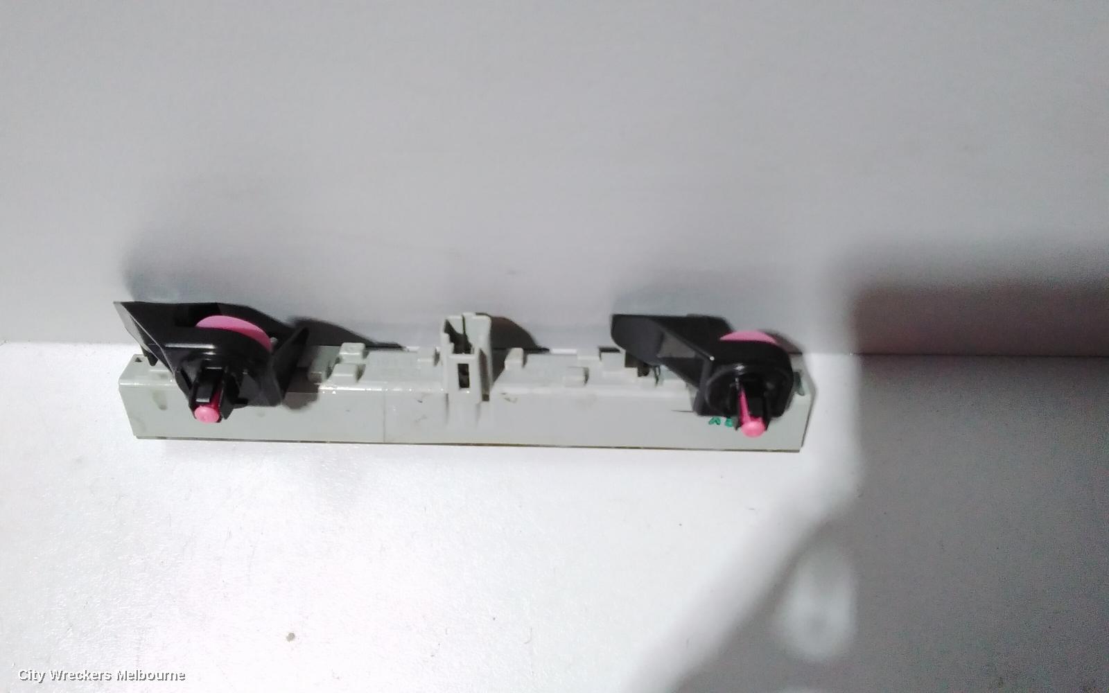 TOYOTA COROLLA HIGH LEVEL STOPLIGHT, ZRE182R 10/2012 - 06/2018