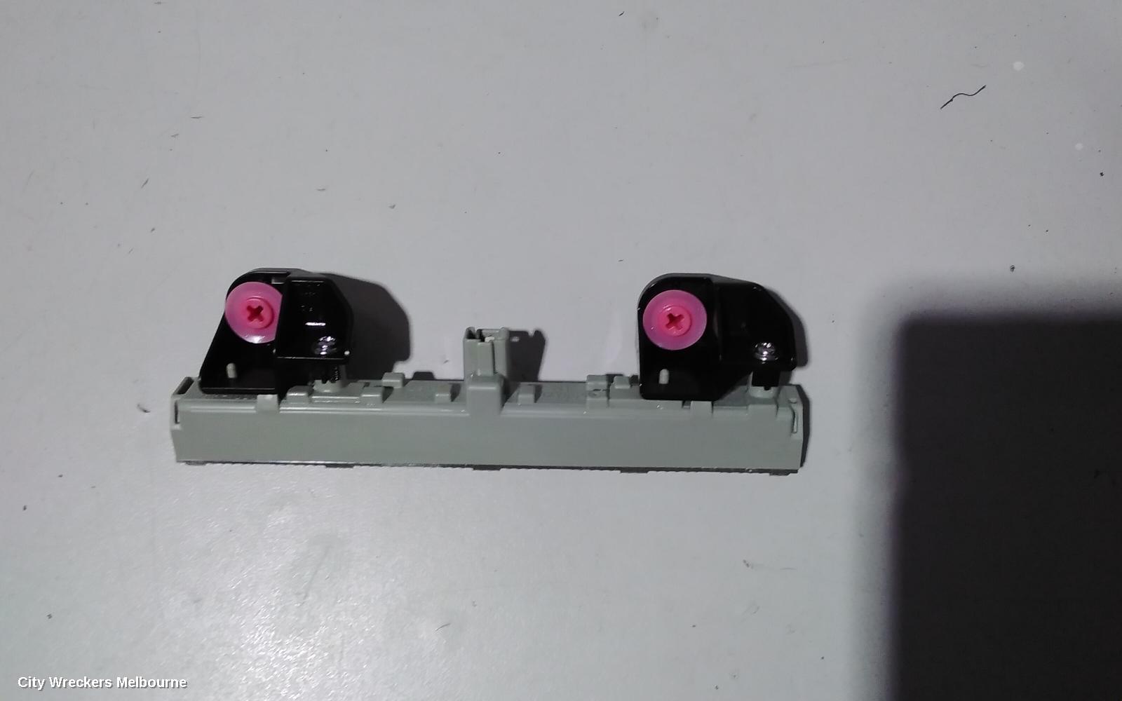 TOYOTA COROLLA HIGH LEVEL STOPLIGHT, ZRE182R 10/2012 - 06/2018