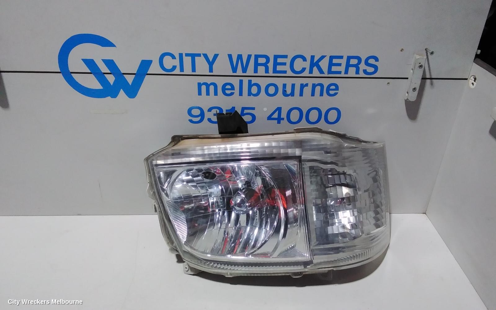 TOYOTA HIACE RIGHT HEADLAMP, TRH/KDH, SLWB, 08/2010 - 12/2013