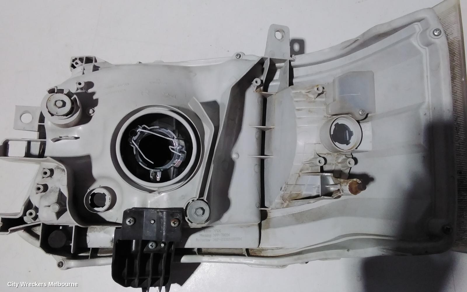 TOYOTA HIACE RIGHT HEADLAMP, TRH/KDH, SLWB, 08/2010 - 12/2013