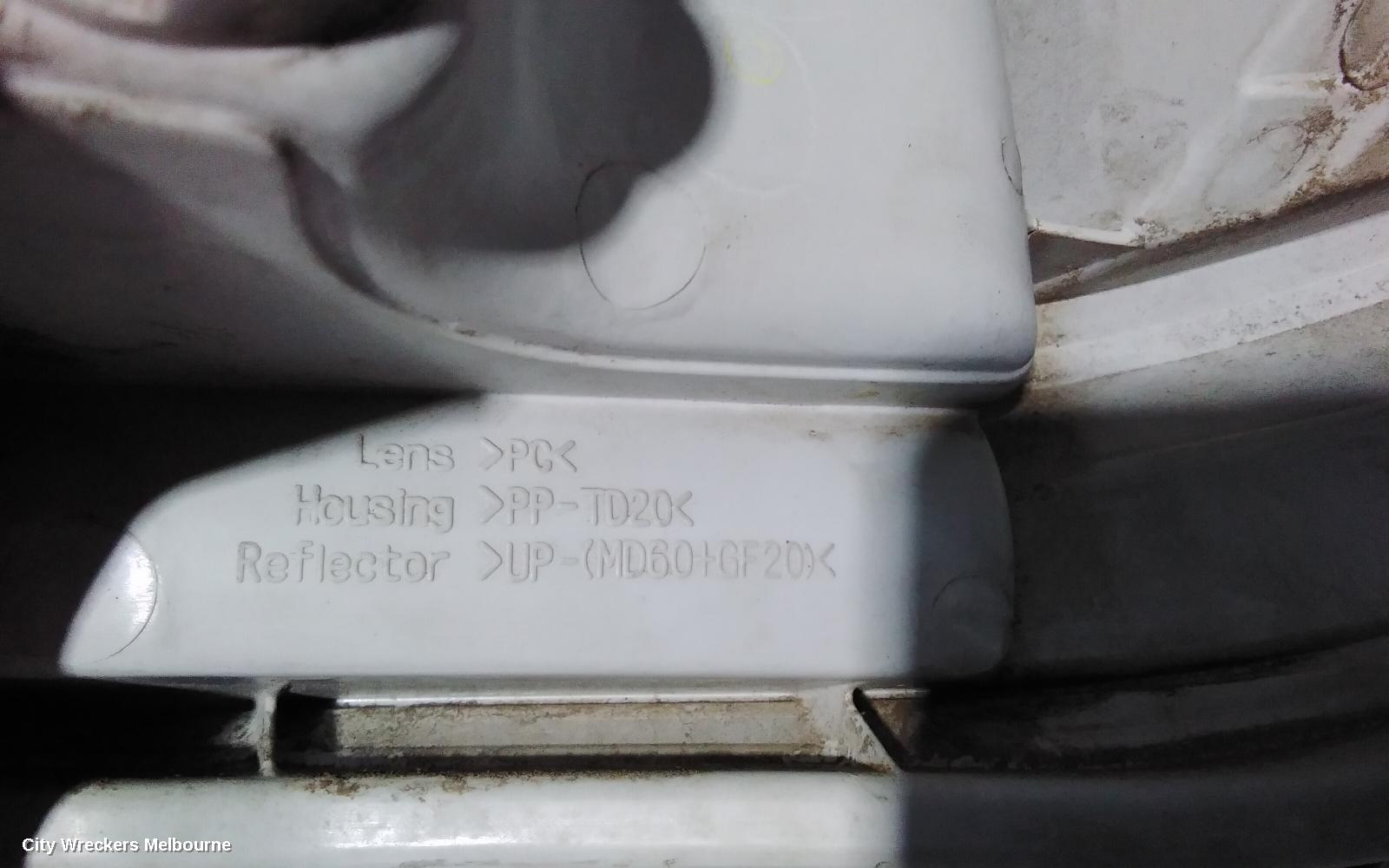 TOYOTA HIACE RIGHT HEADLAMP, TRH/KDH, SLWB, 08/2010 - 12/2013