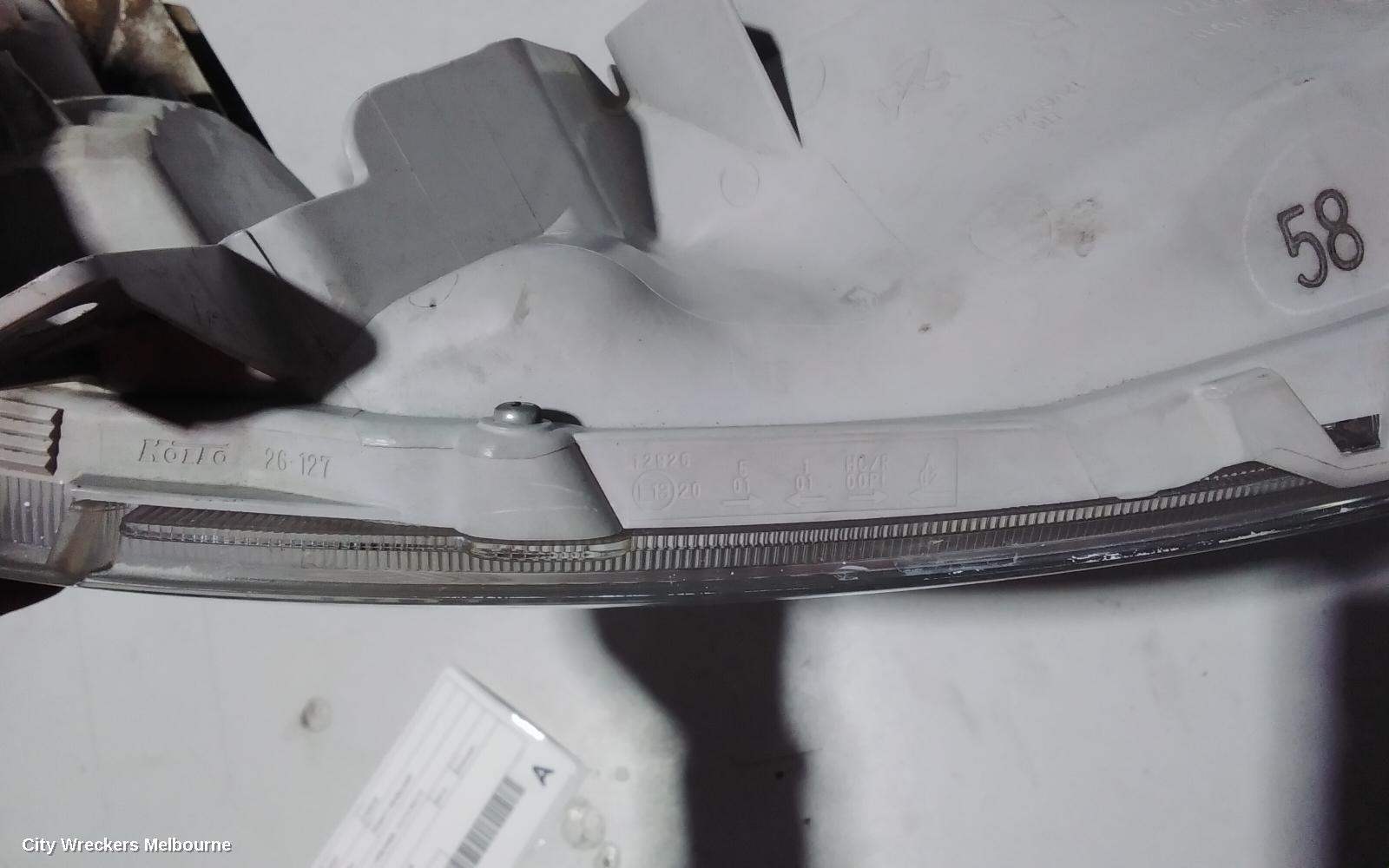 TOYOTA HIACE RIGHT HEADLAMP, TRH/KDH, SLWB, 08/2010 - 12/2013
