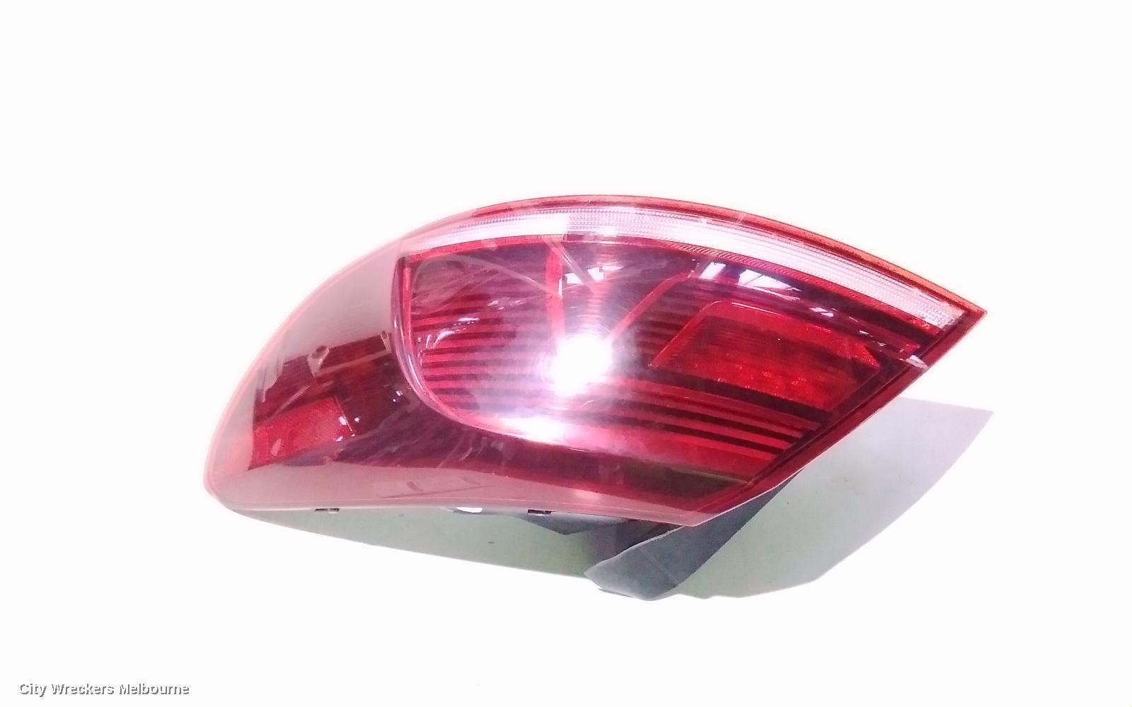 VOLKSWAGEN PASSAT RIGHT TAILLIGHT, 3CC, SEDAN, LED TYPE, 03/2012 - 12/2016