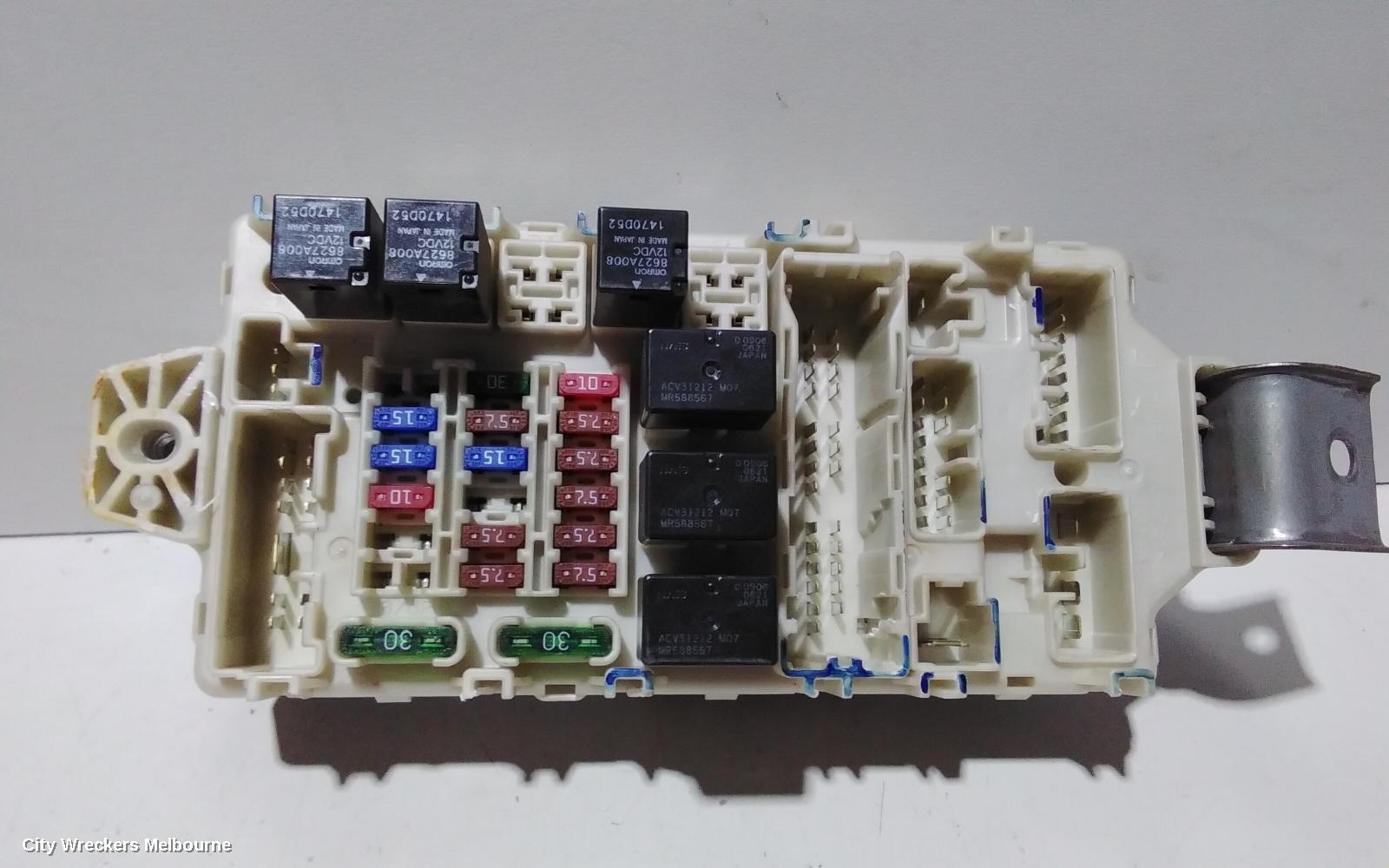 MITSUBISHI PAJERO FUSE BOX, UNDER DASH, NS-NW, 11/2006 ONWARDS