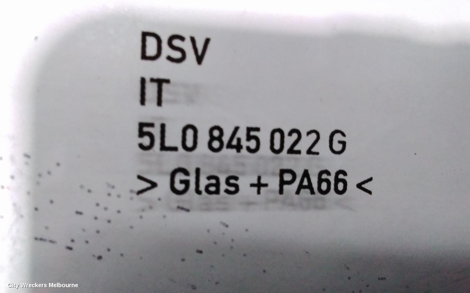 SKODA YETI RIGHT FRONT DOOR WINDOW, 5L, 09/2011 - 12/2017