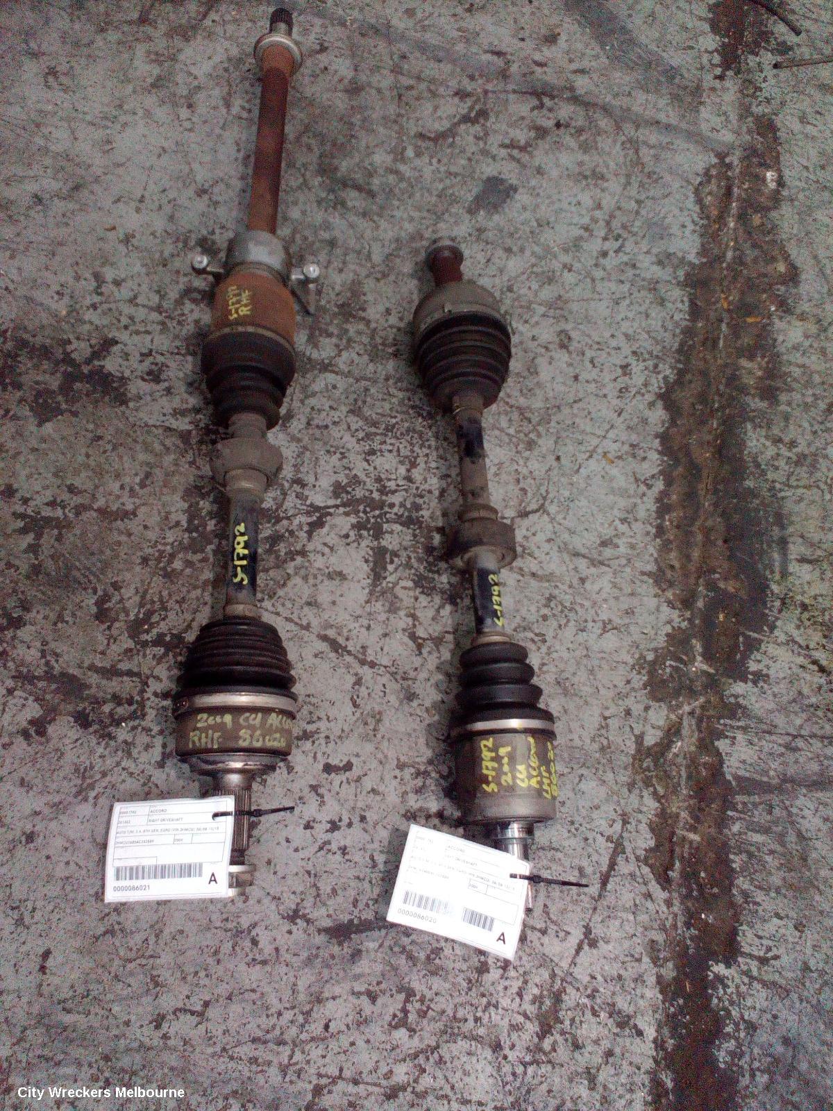 HONDA ACCORD RIGHT DRIVESHAFT, AUTO T/M, 2.4, 8TH GEN, EURO (VIN JHMCU), 06/2008 - 12/2015