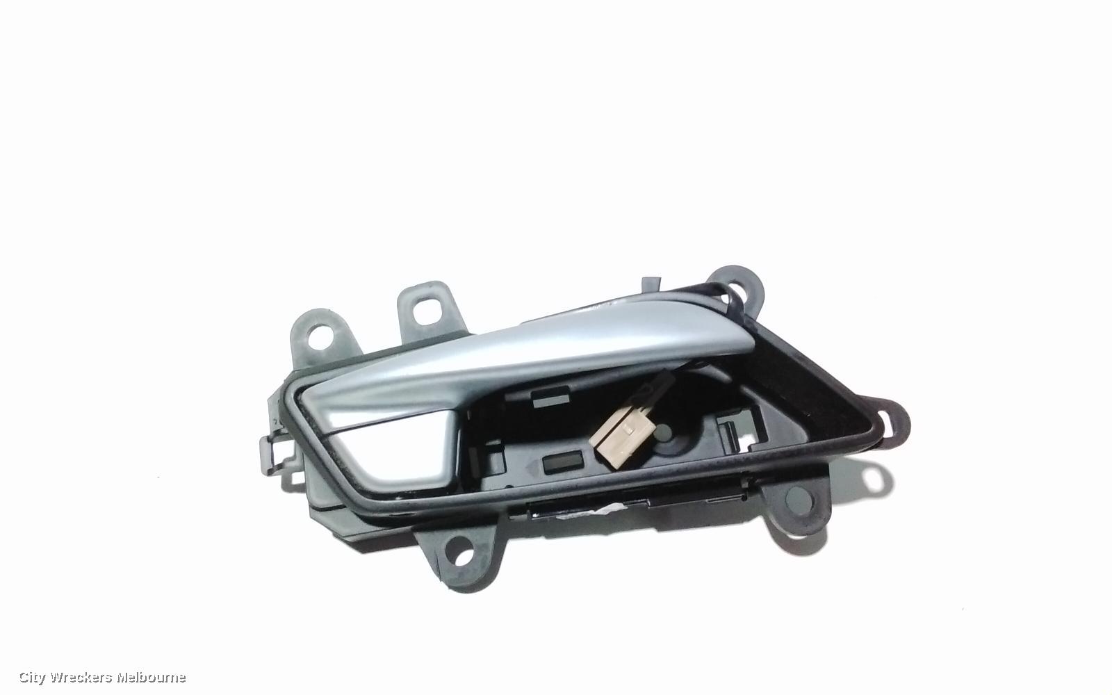 HYUNDAI GENESIS DOOR HANDLE, INNER, RH REAR, DH, 11/2014 - 01/2018