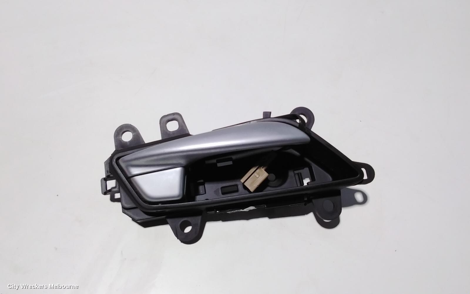 HYUNDAI GENESIS DOOR HANDLE, INNER, RH REAR, DH, 11/2014 - 01/2018