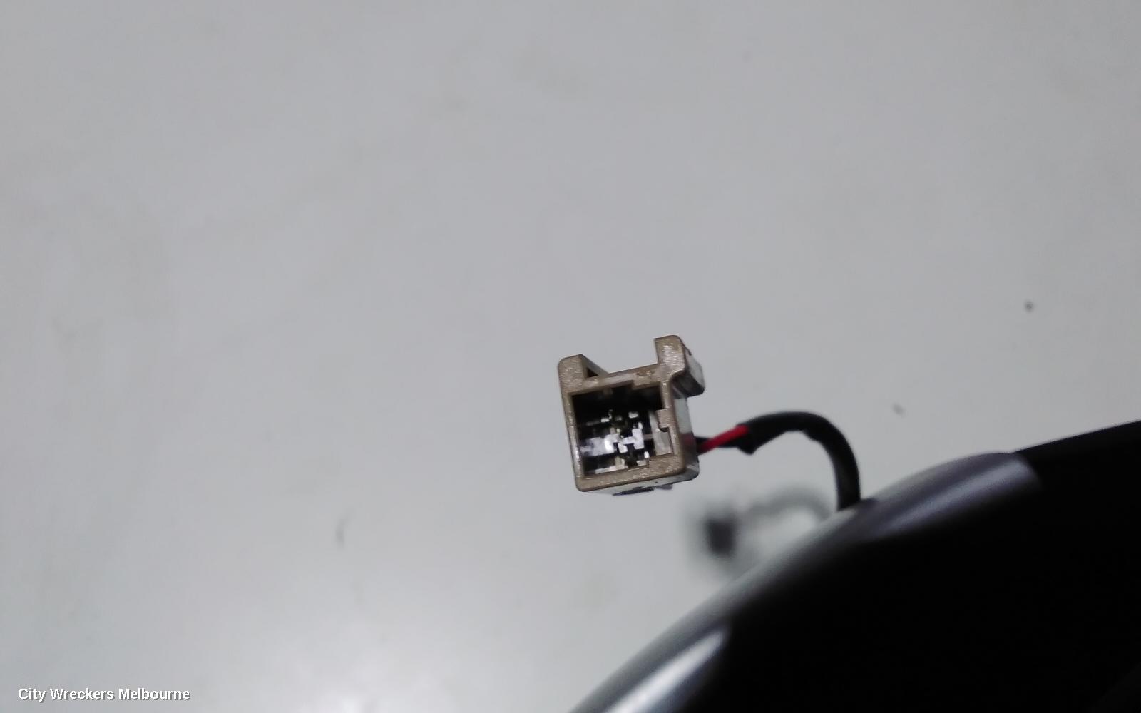 HYUNDAI GENESIS DOOR HANDLE, INNER, RH REAR, DH, 11/2014 - 01/2018