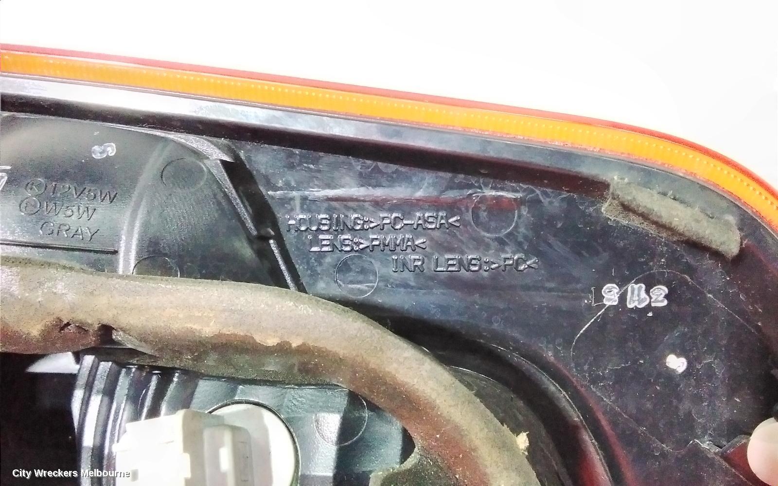 RENAULT KALEOS REAR GARNISH, TAILGATE LAMP (RH SIDE), H45, 09/2008 - 04/2016