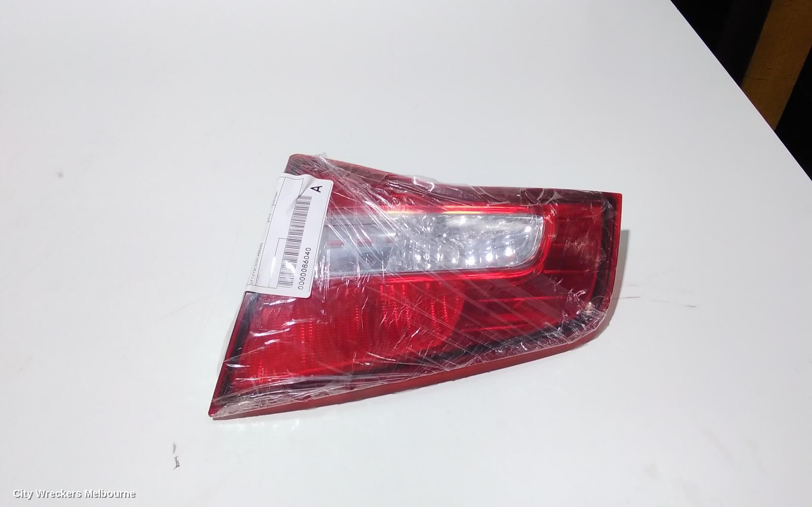 RENAULT KALEOS REAR GARNISH, TAILGATE LAMP (RH SIDE), H45, 09/2008 - 04/2016
