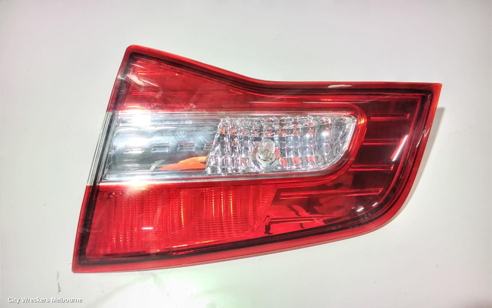 RENAULT KALEOS REAR GARNISH, TAILGATE LAMP (RH SIDE), H45, 09/2008 - 04/2016