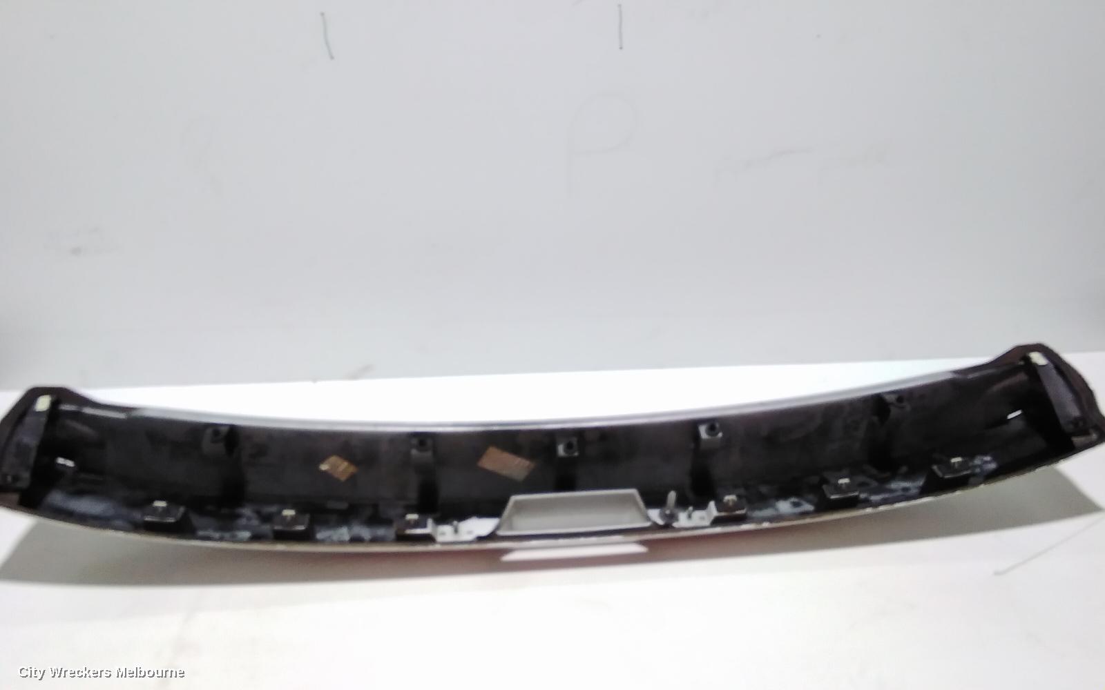 FORD ESCAPE REAR GARNISH, TAILGATE GARNISH (LOWER), ZG, 09/2016 - 05/2020