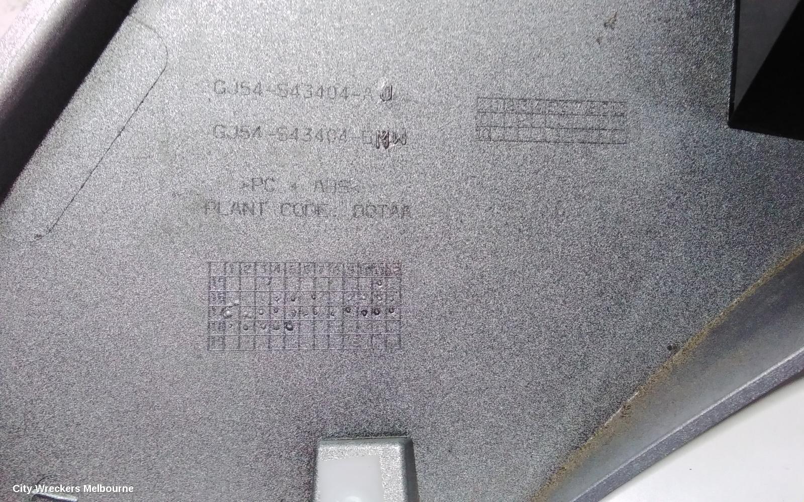 FORD ESCAPE REAR GARNISH, TAILGATE GARNISH (UPPER), ZG, 09/2016 - 05/2020