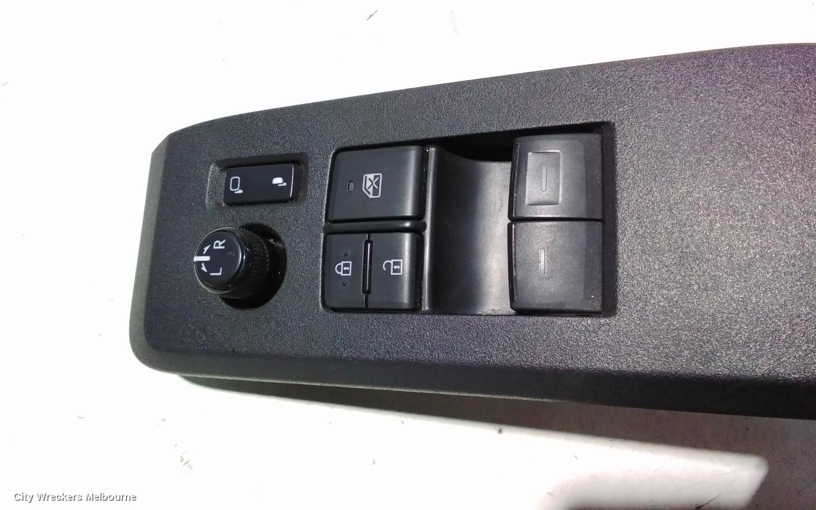 TOYOTA HIACE PWR DR WIND SWITCH, RH FRONT (MASTER SWITCH), 300 SERIES, 04/2019 ONWARDS